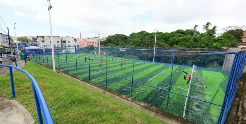 Prefeitura inaugura 77º campo de grama sintética em Salvador, desta vez na Estrada das Barreiras